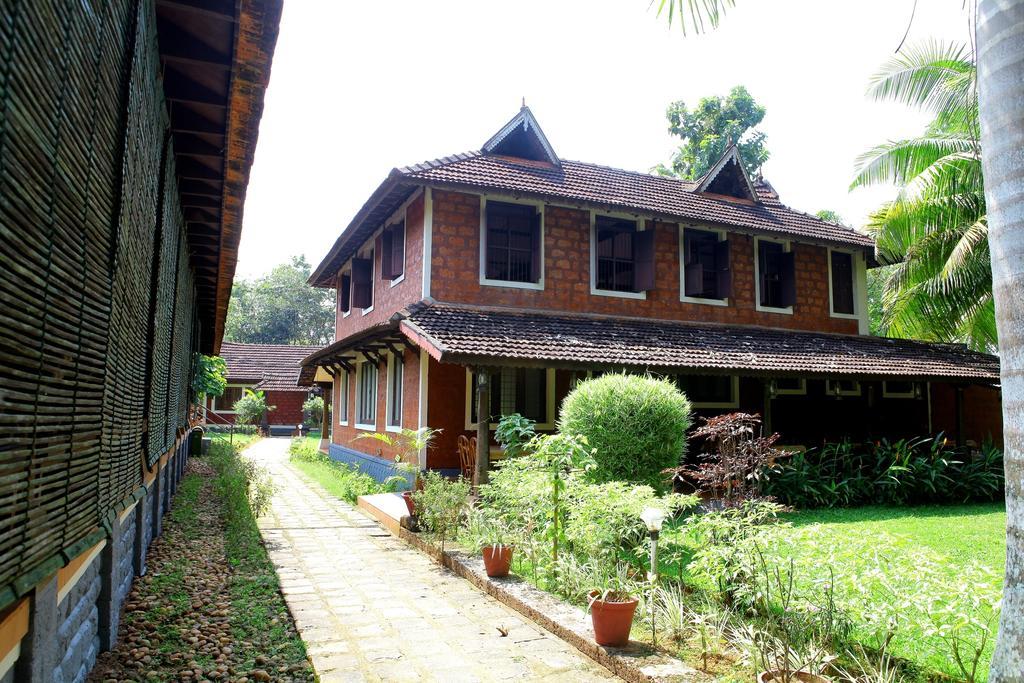 Athreya Ayureveda Centre Hotel กัตตะยัม ภายนอก รูปภาพ